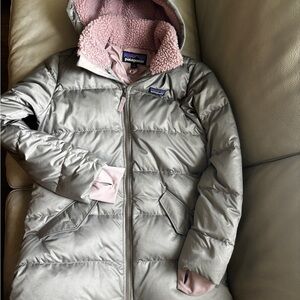 Patagonia 3/4 length parka Fleece-Lined Size Large 12 New Condition